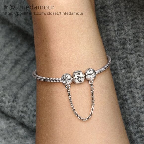 Pandora Band of Hearts Safety Chain Charm - Picture 2 of 2